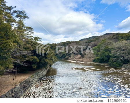 從宇治橋眺望五十鈴川 121906661