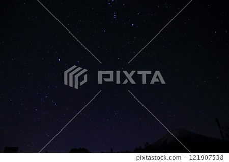 Starry sky seen from Mt.Fuji 121907538