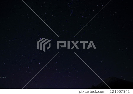 Starry sky seen from Mt.Fuji 121907541