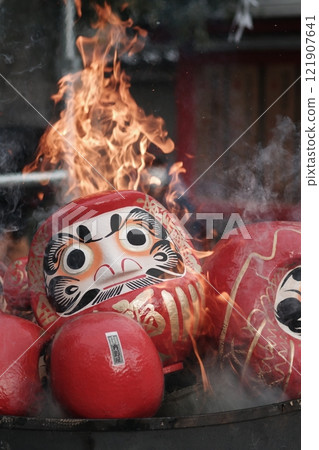 Ome Daruma Market Burning Ceremony 121907641