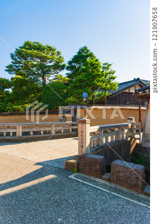 Kanazawa: Nagamachi area with former samurai residences 121907658