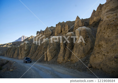 Beautiful view of Spiti valley arid landscape enroute Kaza, Himachal Pradesh, India. 121908684
