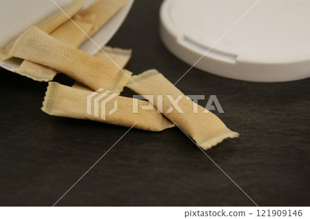 Close-up of an open box for nicotine pouches 121909146