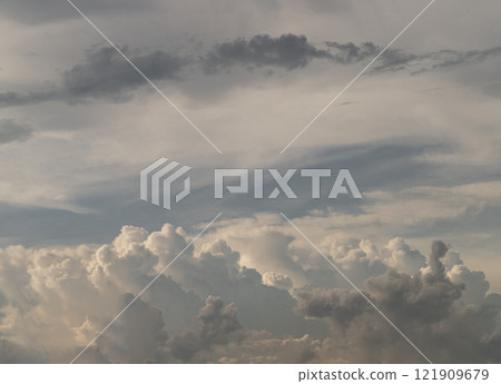 The sky is being covered with amazing clouds. 121909679