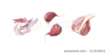 Garlic Peel Isolated, Garlic Skin Pile, Bio Garbage for Compost, Organic Waste Ingredient Garlic Peel Isolated, Garlic Skin Pile, Bio Garbage for Compost, Organic Waste Ingredient 121910651