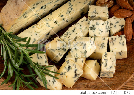 Fourme cheese, stinky french cheese, Fourme d'Ambert gourmet food, semi-hard blue cheese Fourme cheese, stinky french cheese, Fourme d'Ambert gourmet food, semi-hard blue cheese 121911022