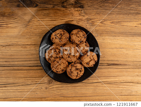 Chocolate chips cookies , American biscuits, cocoa confectionery cake, sweet morsels bakery 121911667