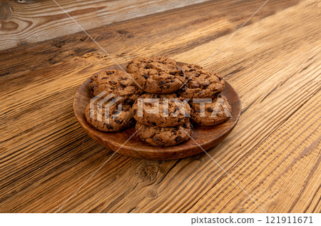 Chocolate chips cookies , American biscuits, cocoa confectionery cake, sweet morsels bakery 121911671