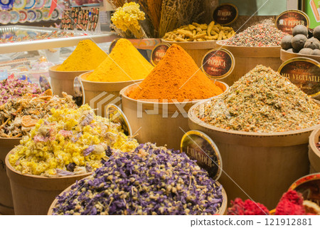 Turkish spices to sell in Istanbul bazaar 121912881