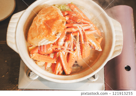 Winter Delicious Crab Hotpot [Photo courtesy of Seafood Izakaya Gyoruko] 121913255