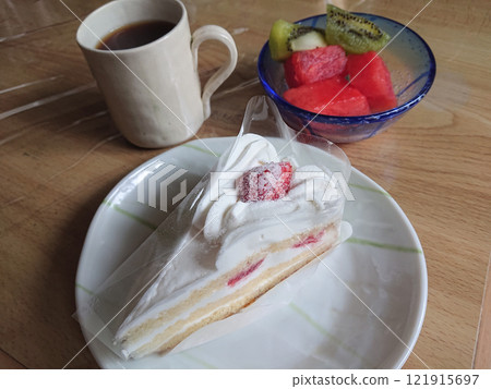 咖啡和草莓蛋糕/草莓酥餅和咖啡套裝 咖啡和草莓蛋糕/草莓酥餅和咖啡套裝 121915697