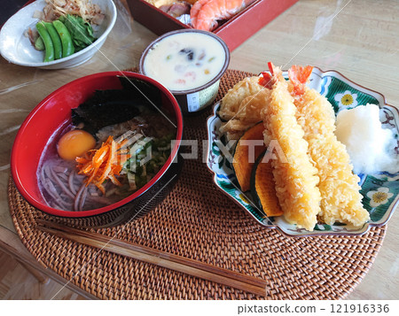 歲越蕎麥麵、日本麵/日本文化、歲越蕎麥麵、蝦天婦羅 歲越蕎麥麵、日本麵/日本文化、歲越蕎麥麵、蝦天婦羅 121916336