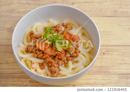 Kimchi and natto udon 121916405