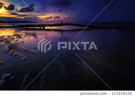 Sunset view 121919228