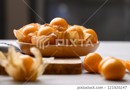 Cape gooseberry or Golden berry (Physalis peruviana), Healthy fruit 121920247