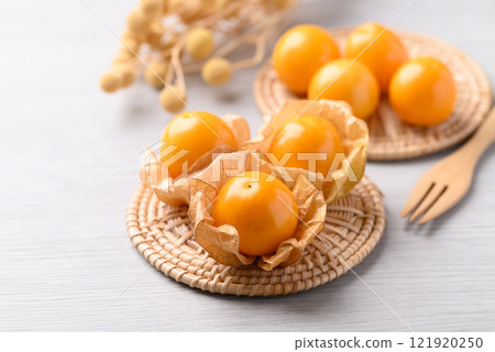 Cape gooseberry or Golden berry (Physalis peruviana), Healthy fruit 121920250