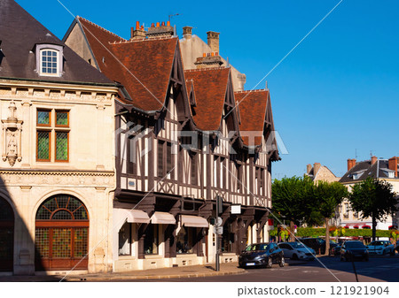 Streets of Reims with view of half-timbered building Streets of Reims with view of half-timbered building 121921904