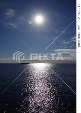 Sparkling sea and sun Sparkling sea and sun 121922217