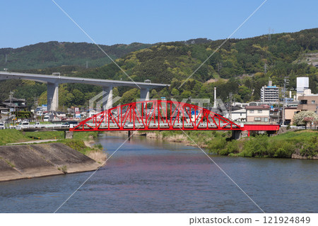 Tenryu River and Kamaguchi Bridge (Okaya City, Nagano Prefecture) Tenryu River and Kamaguchi Bridge (Okaya City, Nagano Prefecture) 121924849