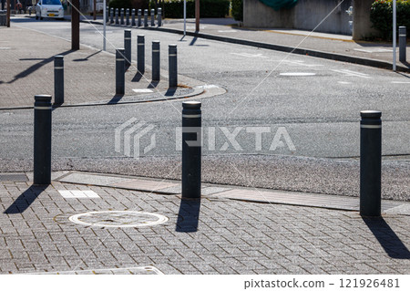 繫纜柱避免人行道上的車輛，停止駛入汽車 121926481