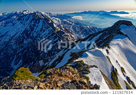 The northern peak and the mountain ranges of Mt. Hakuba, Mt. Goryu, Mt. Myoko and Mt. Togakushi as seen from the summit of Mt. Kashima-Yari The northern peak and the mountain ranges of Mt. Hakuba, Mt. Goryu, Mt. Myoko and Mt. Togakushi as seen from the summit of Mt. Kashima-Yari 121927014