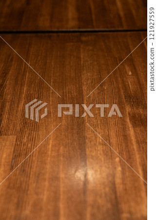 Deep, tasteful wood grain Deep, tasteful wood grain 121927559