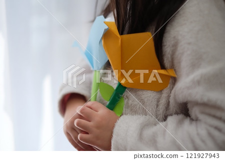 Origami tulips made by elementary school students 121927943