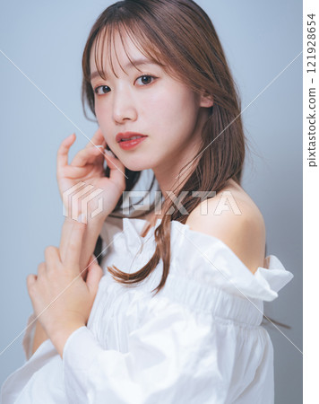 Women's fashion portrait beauty skin care cosmetics 121928654