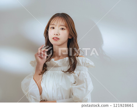 女性時尚肖像美容保養化妝品 121928661