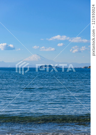Enoshima and Mt. Fuji 121930024