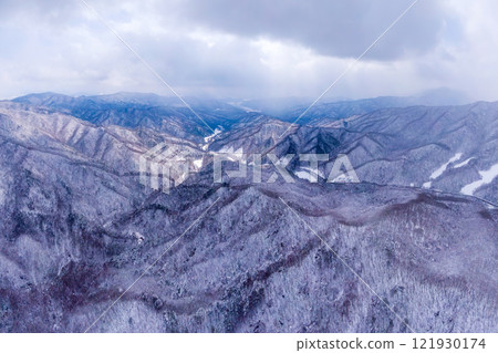 Snowy scenery of Odaesan in PySnowy scenery of Odaesan in Pyeongchang-gun, Gangwon-doeongchang-gun, Gangwon-do Snowy scenery of Odaesan in PySnowy scenery of Odaesan in Pyeongchang-gun, Gangwon-doeongchang-gun, Gangwon-do 121930174