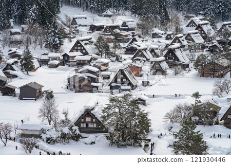 Shirakawago of heavy snow 121930446