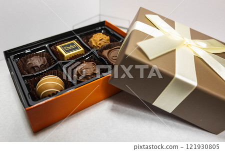 Gift Chocolate 121930805