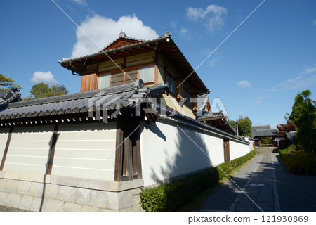Myoshinji Temple, Nirvana Hall and Torin-in Temple Approach, Hanazono, Ukyo Ward, Kyoto City 121930869