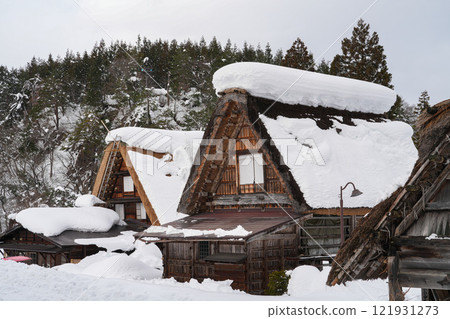 Shirakawago of heavy snow 121931273