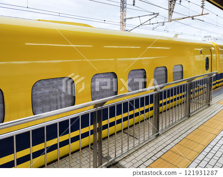 Doctor Yellow Mishima Station, Shizuoka Prefecture Doctor Yellow Mishima Station, Shizuoka Prefecture 121931287