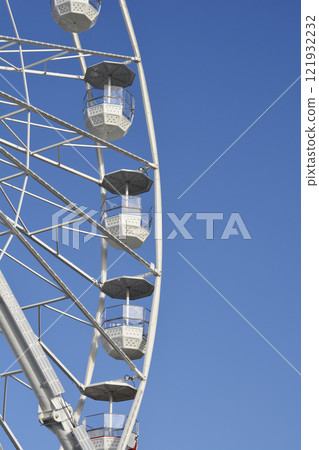 Ferris wheel 121932232