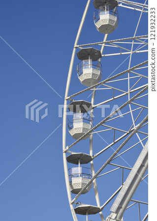 Ferris wheel 121932233