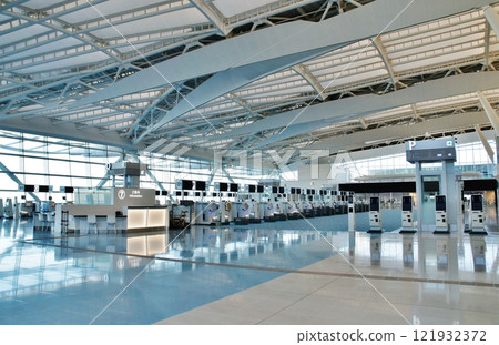 Haneda Airport Terminal 2 International Flights Departure Lobby 121932372