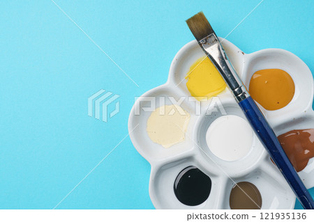 Paint and brush 121935136