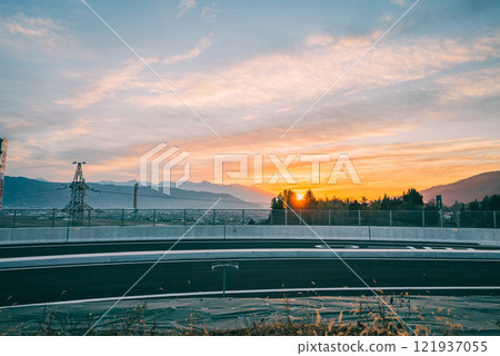 從諏訪湖SA拍攝日出(上坡) 從諏訪湖SA拍攝日出(上坡) 121937055