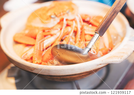 Winter Delicious Crab Hotpot [Photo courtesy of Seafood Izakaya Gyoruko] 121939117