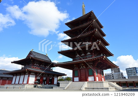 The central temple of Shitennoji: the five-story pagoda, main hall, and lecture hall (Osaka Prefecture) 121940209