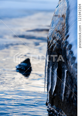 Freezing sea 121941904