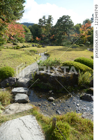 京都市左京區小川治平七世創建的日本庭園無里南 京都市左京區小川治平七世創建的日本庭園無里南 121949749
