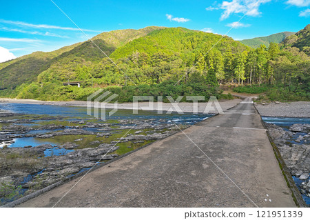 [Hanke Submerged Bridge (Shimanto River)] Hanke, Nishitosa, Shimanto City, Kochi Prefecture 121951339