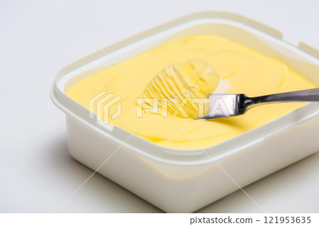 Margarine 121953635