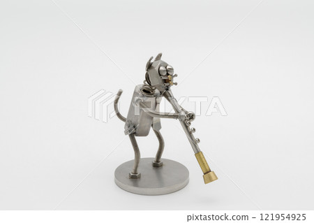 Clarinet playing cat figure/metal figure 121954925