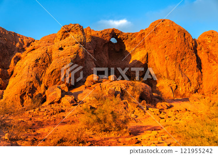 Hole-in-the-Rock Butte at Papago Park in the Sonoran Desert in Phoenix, Arizona, United States 121955242
