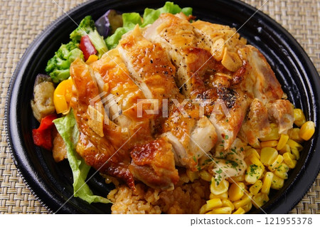 Chicken steak box lunch 121955378
